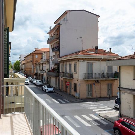 La Suite 2 Ondina Viareggio 200M From Sea - Happy Rentals Exterior photo