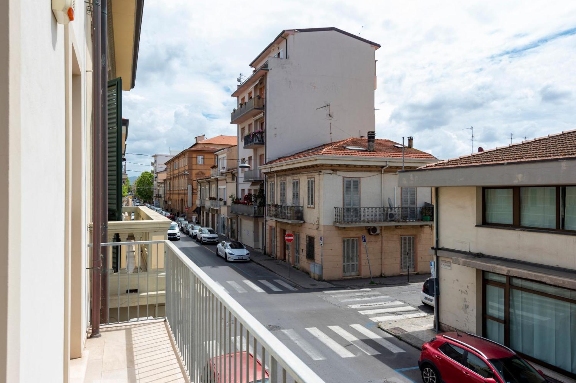 La Suite 2 Ondina Viareggio 200M From Sea - Happy Rentals Exterior photo